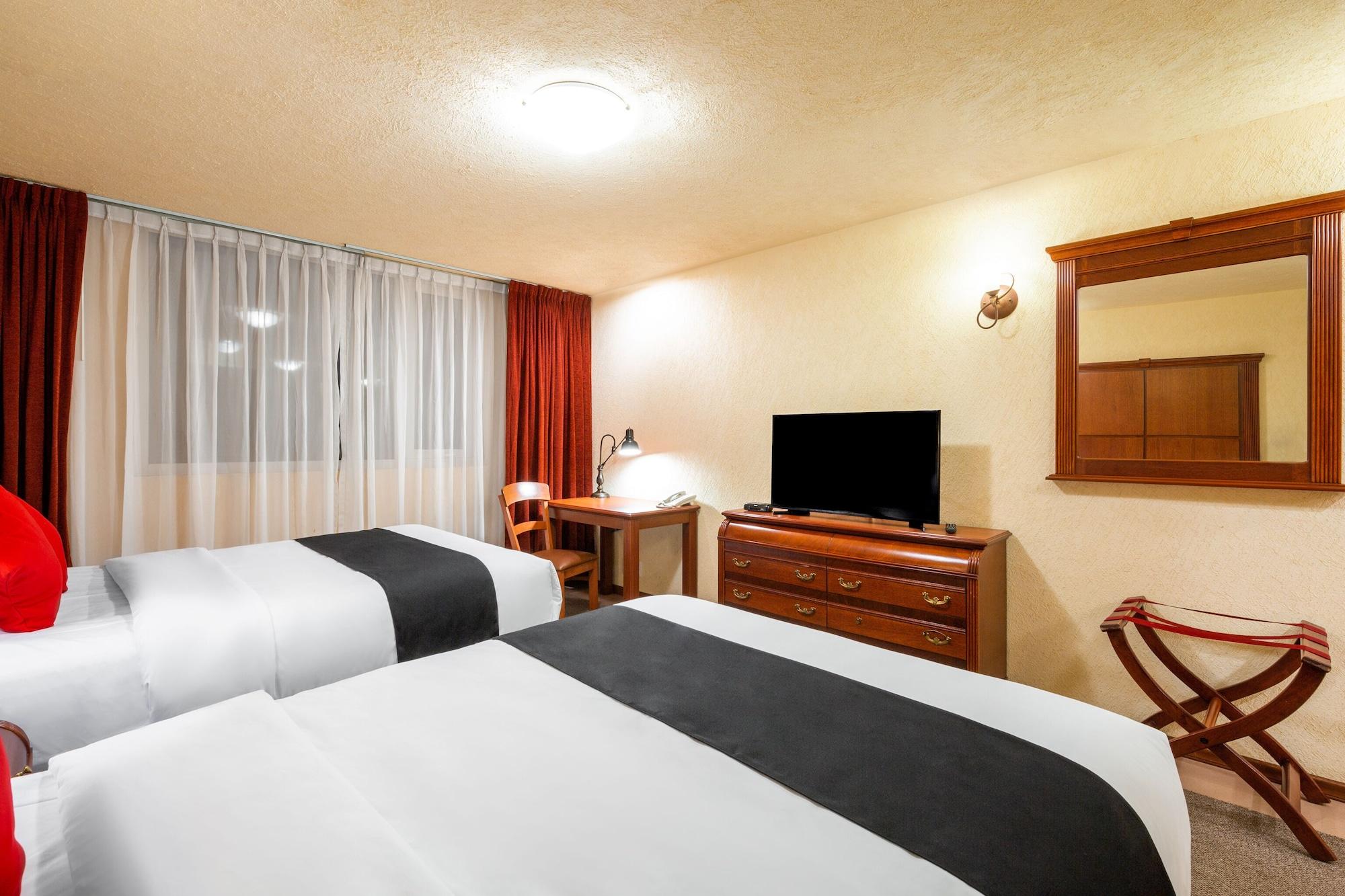 Howard Johnson By Wyndham Toluca Eksteriør billede