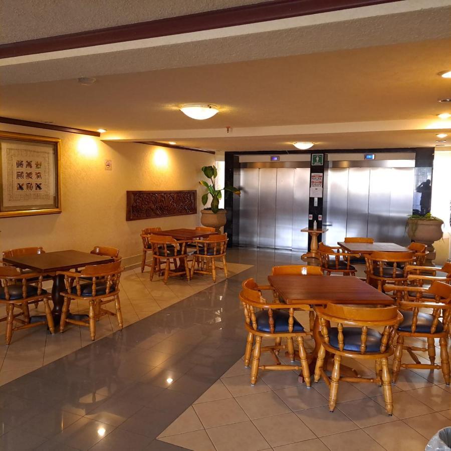 Howard Johnson By Wyndham Toluca Eksteriør billede