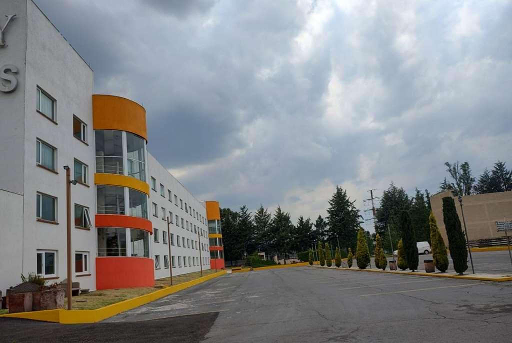 Howard Johnson By Wyndham Toluca Eksteriør billede