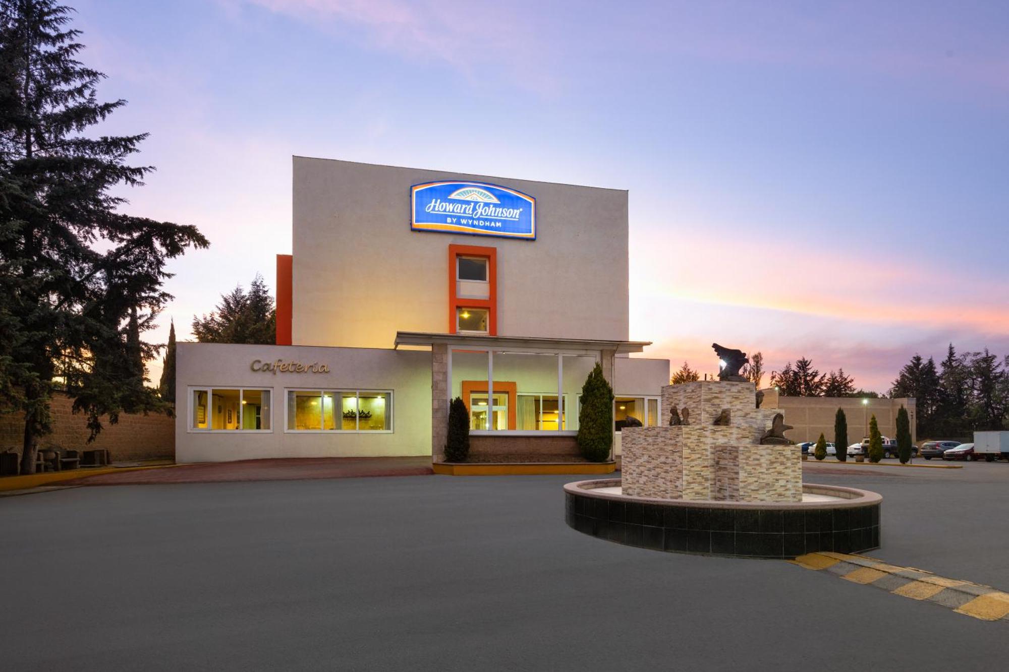 Howard Johnson By Wyndham Toluca Eksteriør billede