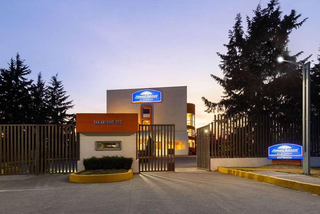 Howard Johnson By Wyndham Toluca Eksteriør billede