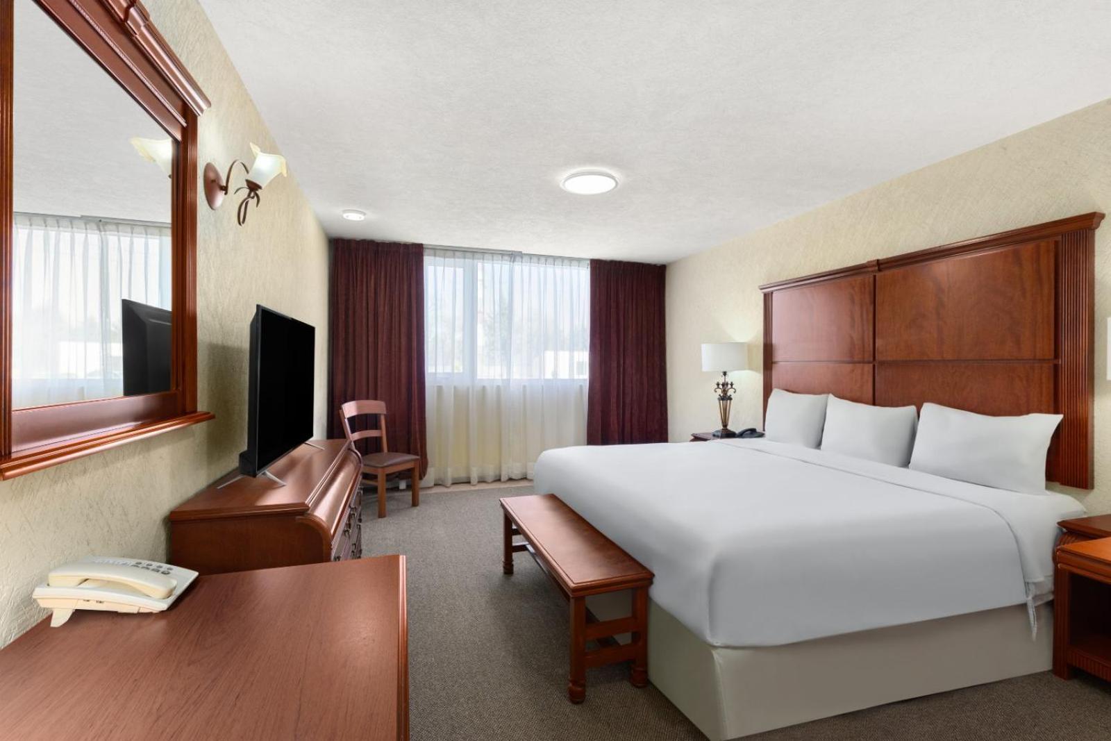 Howard Johnson By Wyndham Toluca Eksteriør billede