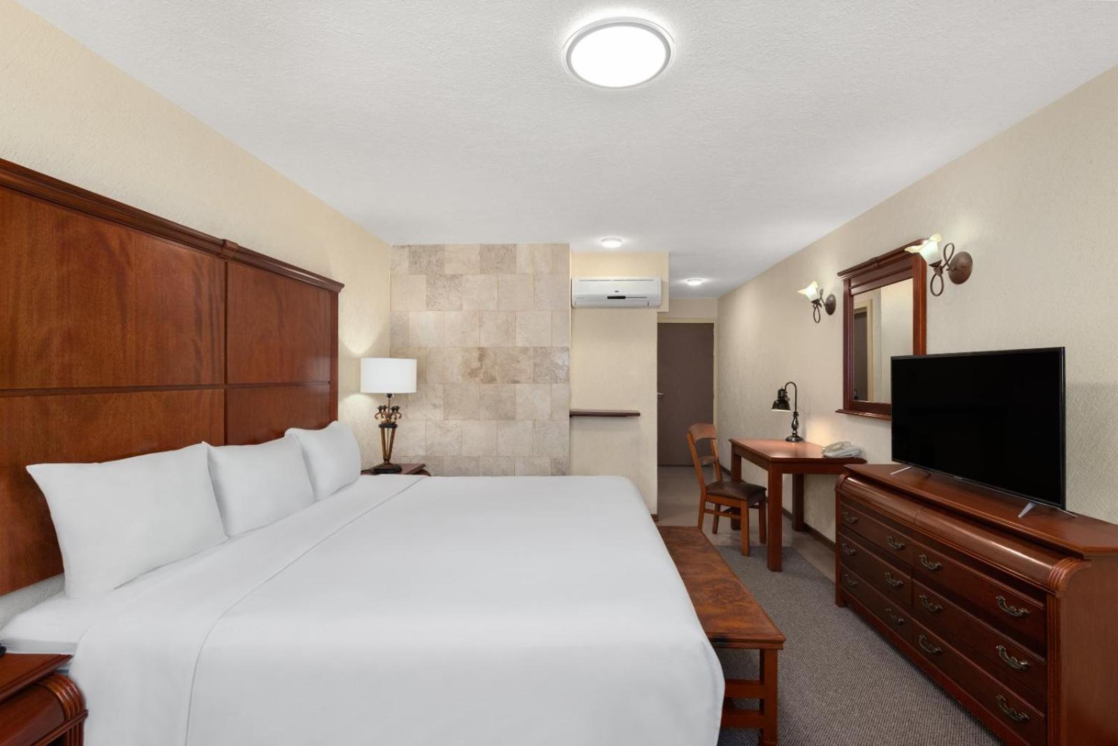 Howard Johnson By Wyndham Toluca Eksteriør billede